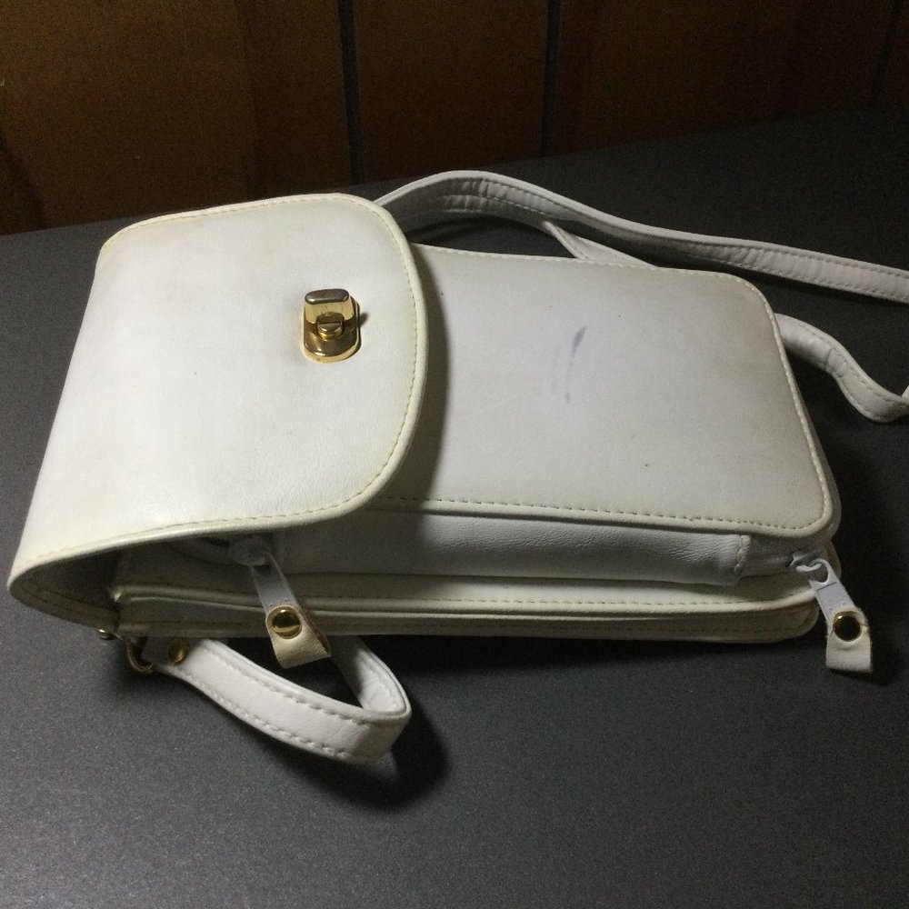 Michael Stevens LTD White purse 9" x 5" Cross Body Shoulder Bag vintage 1 dark m
